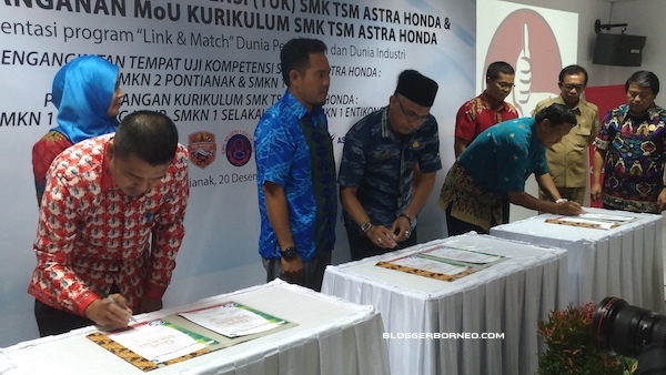 Penandatanganan MoU SMK TSM Astra Honda Kalimantan Barat 2016