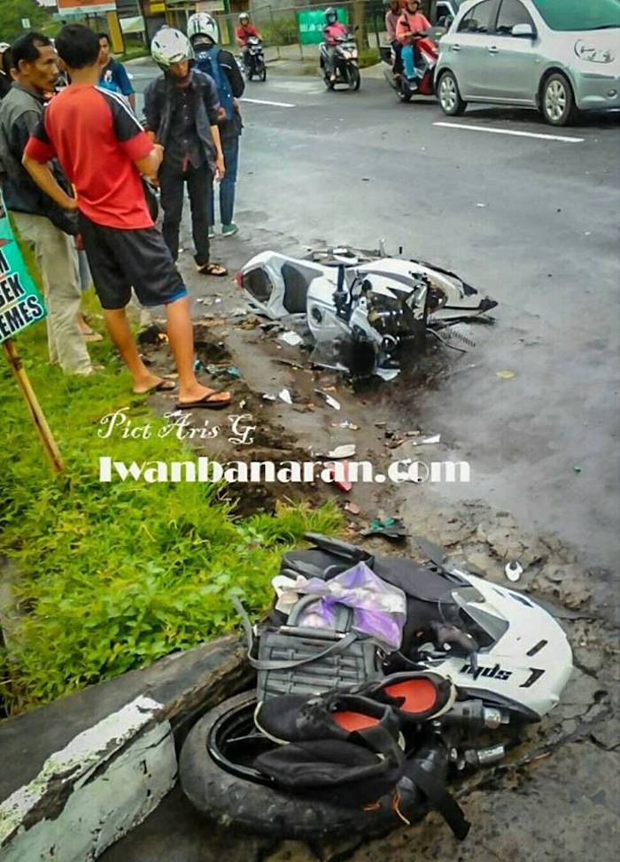 Kecelakaan Lalu Lintas di Jogja Ninja Terbelah Dua