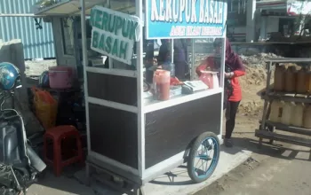 Kerupuk Basah Khas Kapuas Hulu, Terbuat dari Ikan Belidak Asli