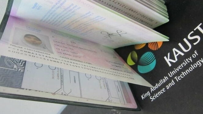 
 Paspor Elektronik E-Passport (Foto: maisyaroh.wordpress.com)