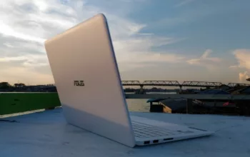 ASUS-ZenBook-UX305FA-Kapuas-River-Background