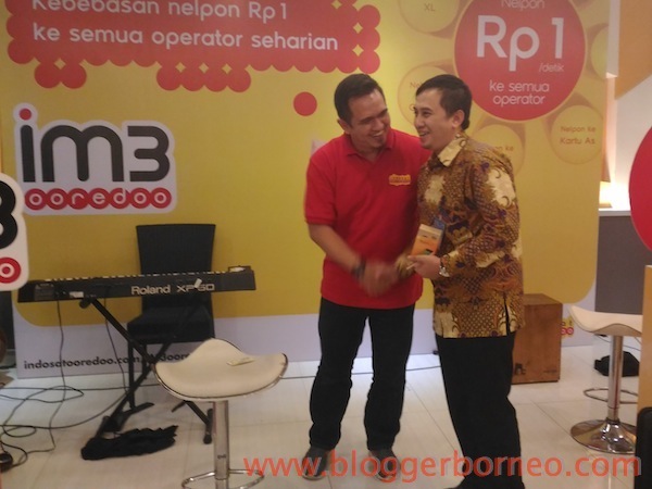 Pemberian Doorprize Utama Smartphone 4G kepada Pemenang Indosat Ooredoo Launching Paket Nelpon Rp 1 Per Detik ke Semua Operator