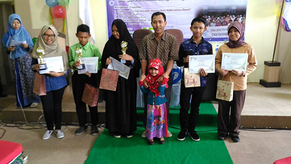 Milad FLP 19 Kalbar - Pemenang Lomba Membaca Puisi Tingkat SMP Sederajat