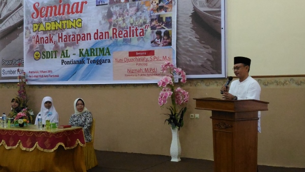 Wakil Walikota Pontianak, Ir. H. Edi Rusdi Kamtono, MT, MM Sedang Memberikan Kata Sambutan