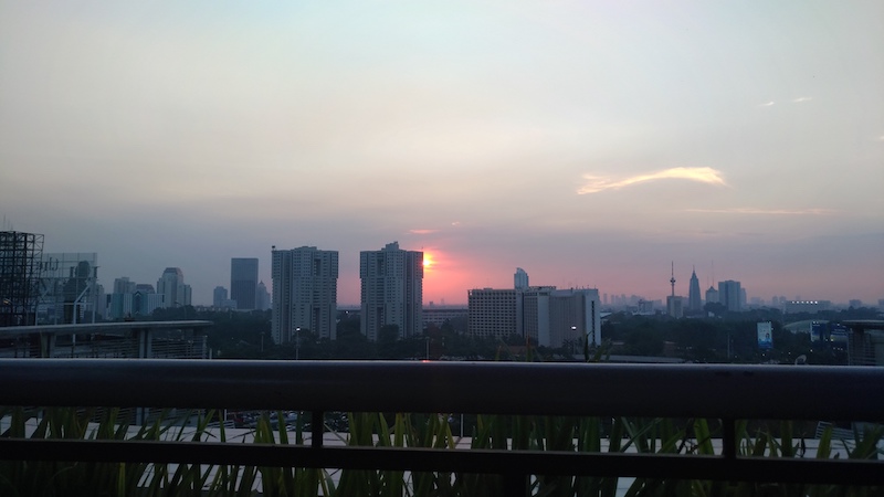 ZenFone 4 Max Pro Jakarta Menjelang Senja