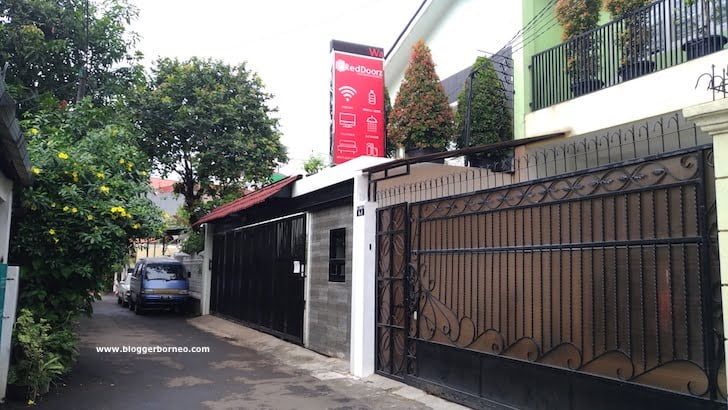 Penginapan Murah Jakarta - RedDoorz Plus Near Dharmawangsa