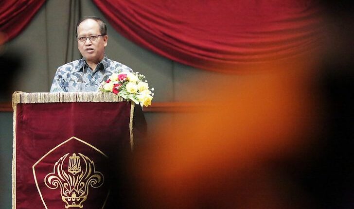 Menristekdikti Sedang Memberikan Kata Sambutan