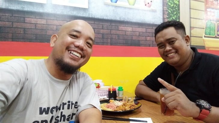 Blogger Borneo Bersama Owner Bakmie Bogita Singkawang