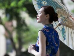 Tampil Modis dengan Cheongsam Modern Rancangan Sendiri