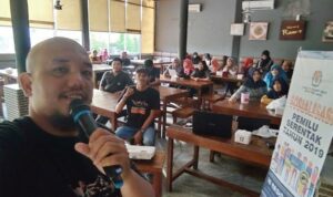 Relawan Demokrasi KPU Kota Pontianak Sosialisasi Pindah Memilih ke UMKM