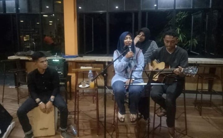 Live Music Accoustic