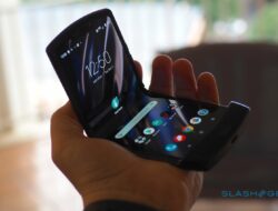 Motorola RAZR, Smartphone Layar Lipat Mengesankan dan Gahar