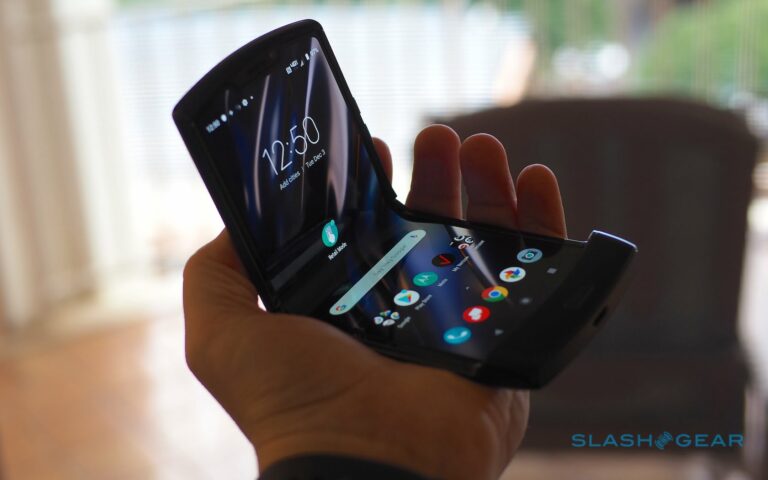 Motorola RAZR, Smartphone Layar Lipat Mengesankan dan Gahar