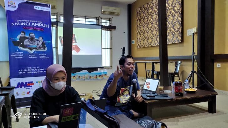Rulli Nasrullah Praktisi Media Sosial Nasional