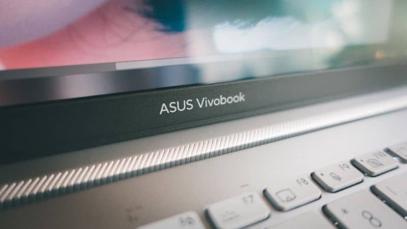 ASUS Vivobook Pro 14X OLED N7400 Teknologi Layar