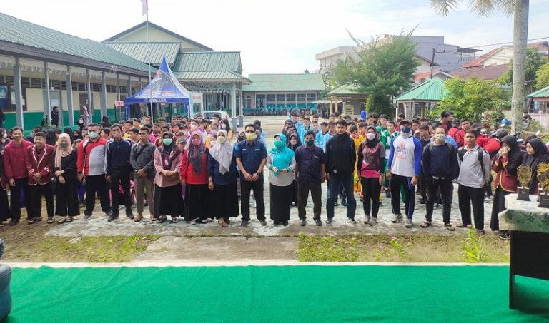 SMA Kapuas Pontianak Siapkan Lulusan Sekolah Langsung Magang dan Siap Kerja