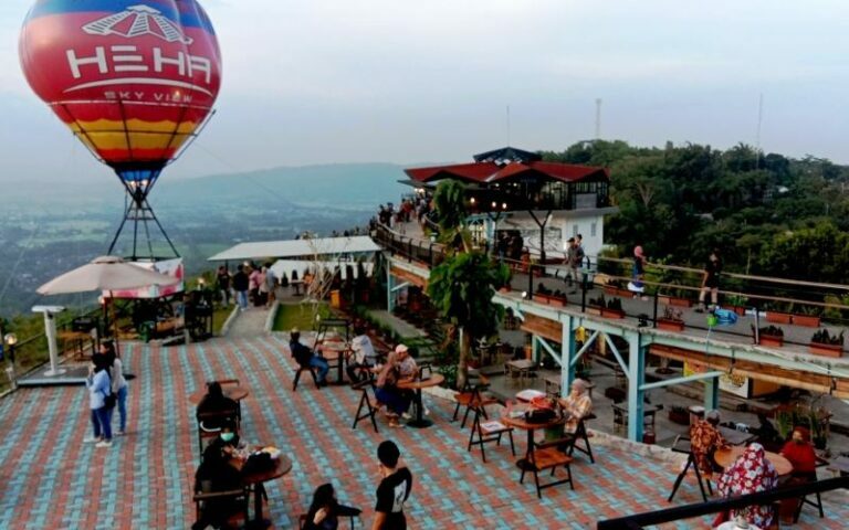 Heha Sky View Gunung Kidul, Melihat Keindahan Jogjakarta dari Ketinggian