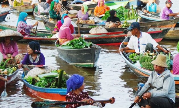 Pasar Terapung Banjarmasin, Kearifan Lokal Kalimantan Tengah