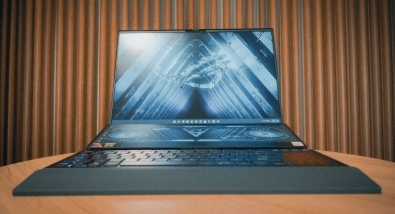 ROG Zephyrus Duo 16 (GX650), Laptop Gaming Dua Layar dalam Satu Laptop