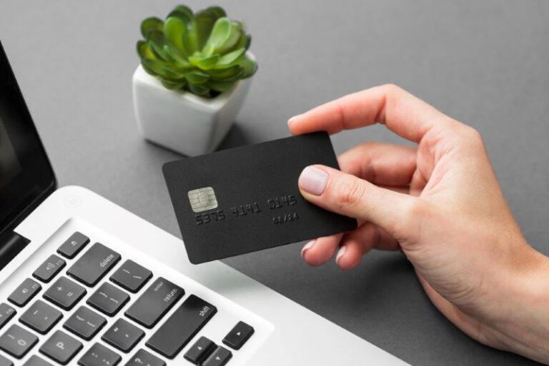 The Pros and Cons of Applying for a Credit Card Over the Phone