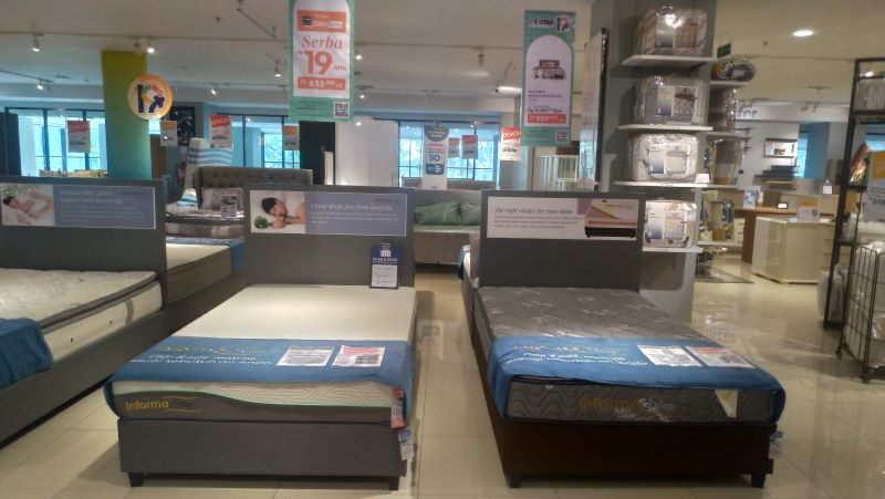 Sleeping Zone INFORMA Pontianak Spring Bed Tunggal