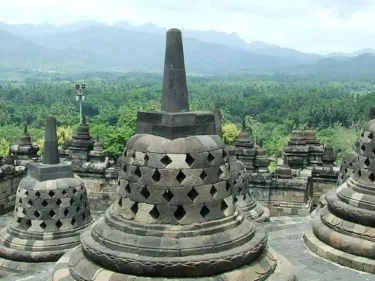 Candi Borobudur, Keajaiban Sejarah dan Kelezatan Kuliner Sekitarnya