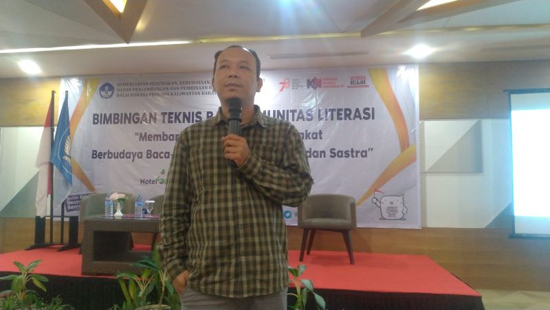 Kang Opik Ketua Forum TBM Pusat