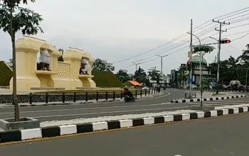 Dari Singa Penjaga Jalan hingga Batu Legendaris di Kaki Borobudur