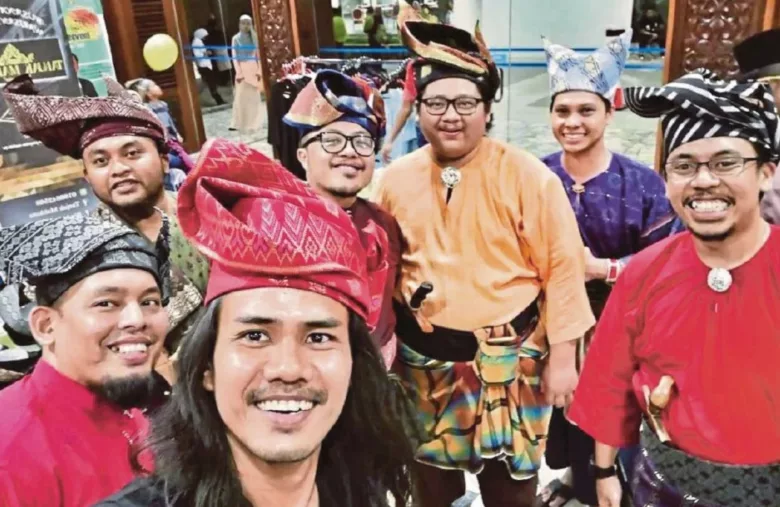 Tanjak dari Masa ke Masa: Simbol Kebudayaan Melayu yang Abadi