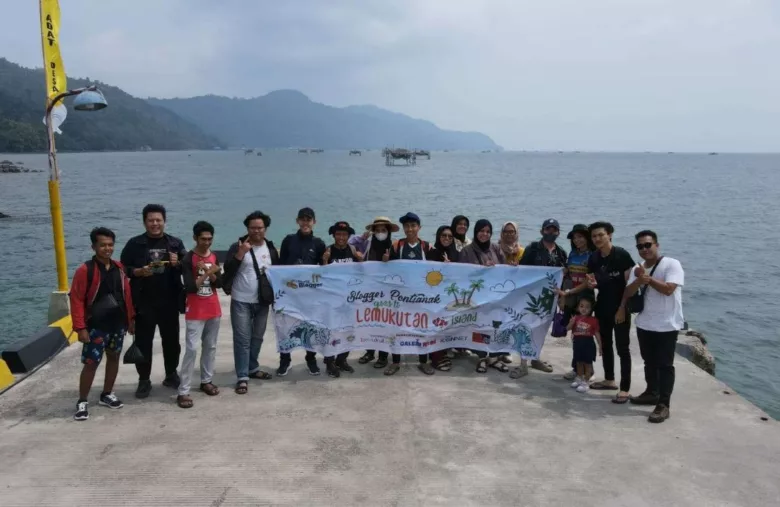 Komunitas Blogger Pontianak Family Trip ke Teluk Melanau Pulau Lemukutan