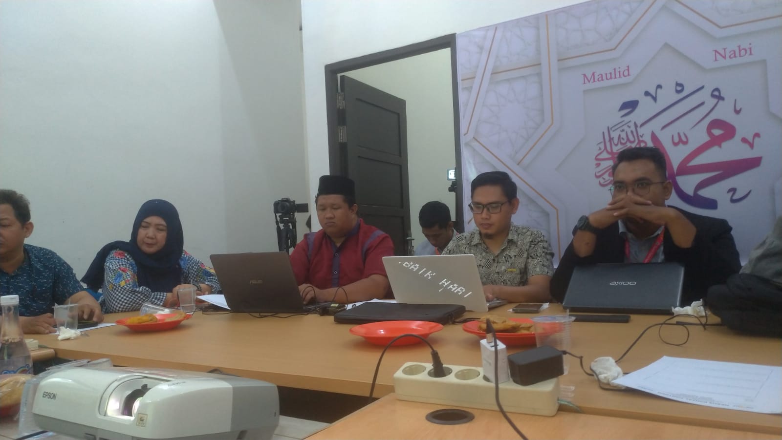 Mentor WA Marketing Menggunakan Laptop ASUS