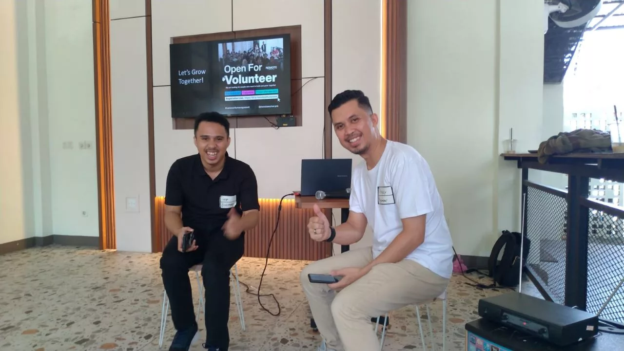 Ketua Komunitas Remote Worker Pontianak Bersama Narasumber