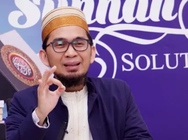 Biografi Singkat Ustadz Adi Hidayat Serta 17 Buku yang Telah Diterbitkan