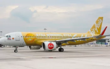AirAsia Luncurkan Pesawat Emas Rayakan Gelar Maskapai Hemat Terbaik Dunia Selama 16 Tahun Berturut-turut