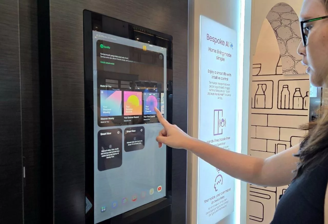 Fitur Family Hub Kulkas Samsung Berspoke AI