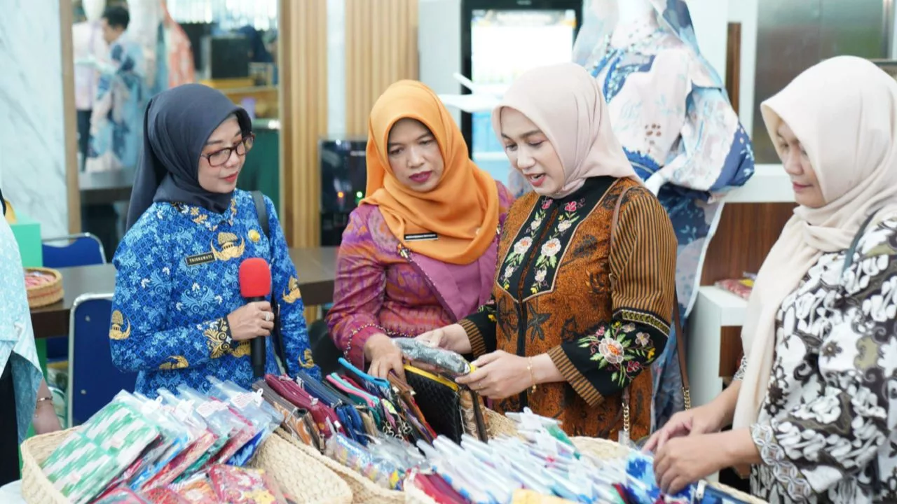 PIA Ardhya Garini di Galeri Dekranasda Kota Pontianak