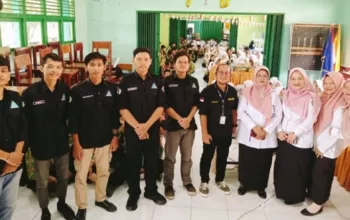 Dosen Teknik Elektro Untan Dorong Literasi Teknologi di SMPN 19 Pontianak