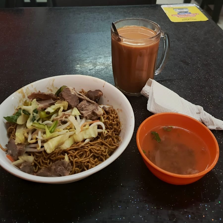 Mee Kolok dan Teh Tarik Malaysia