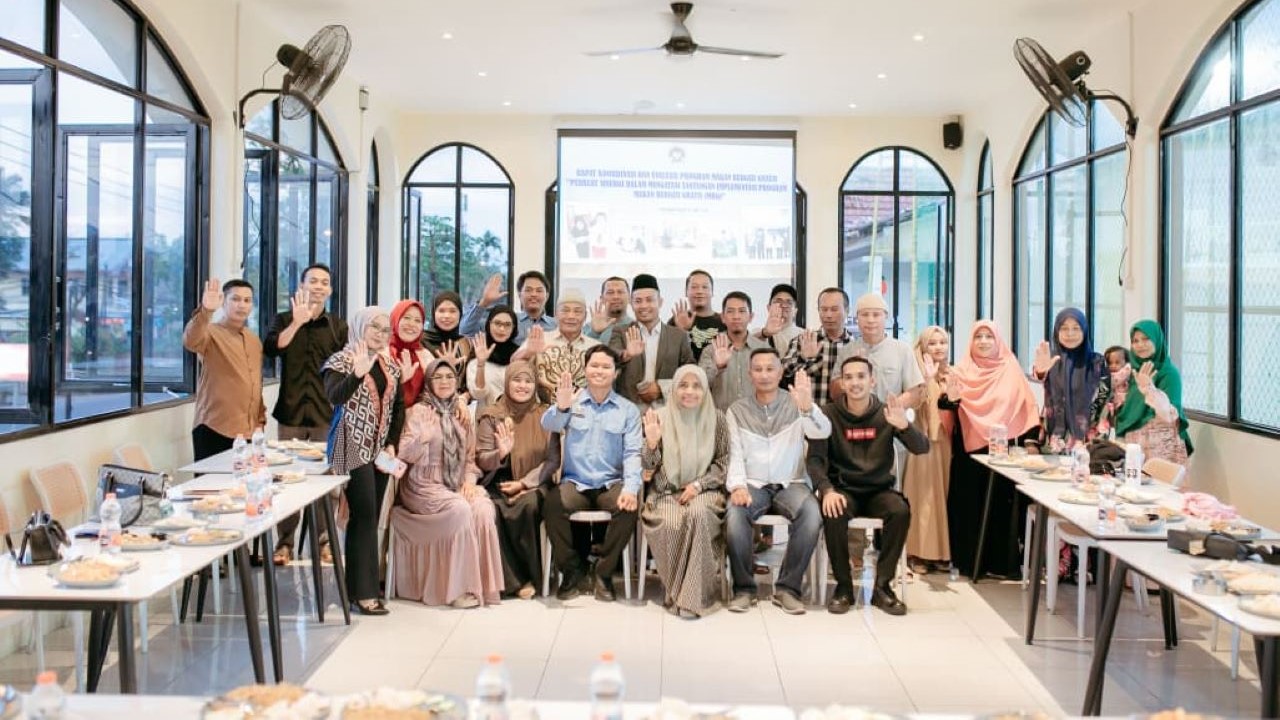 Rapat Evaluasi SPPG Siantan Hulu Pontianak 2026