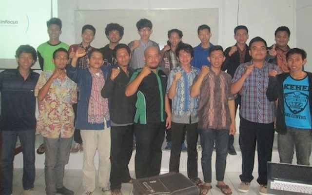 Foto Bareng Peserta Ikhwan Pelatihan Blog Milad FKMI Ulul Albab 23 FAPERTA UNTAN